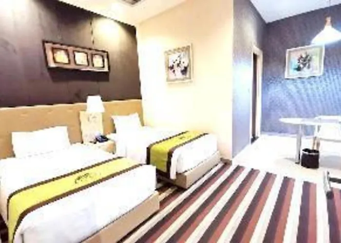 Hotel Capital O 75451 Podstel 4*
